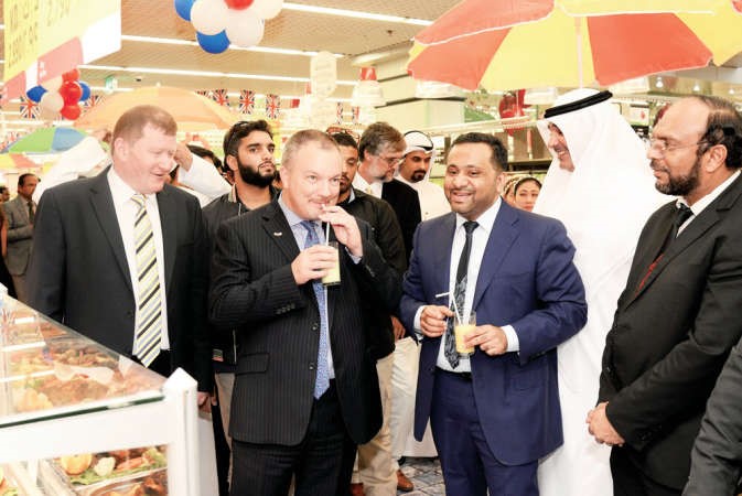 تذوق بعض المنتجات 