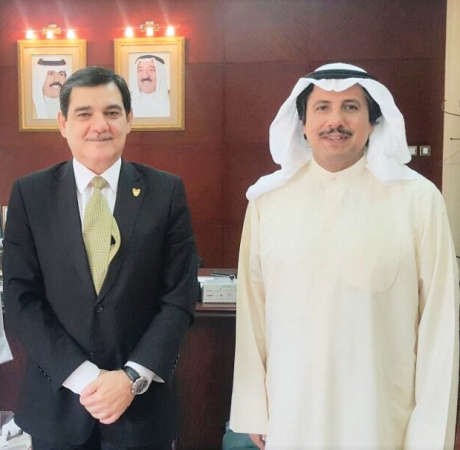  الشيخ عزام الصباح وعضو مجلس الشورى البحريني سمير البحارنة﻿