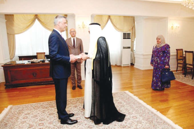 الجاسم يقدم اوراق اعتماده لرئيس كوسوفو هاشم تقي سفيرا محالا ﻿