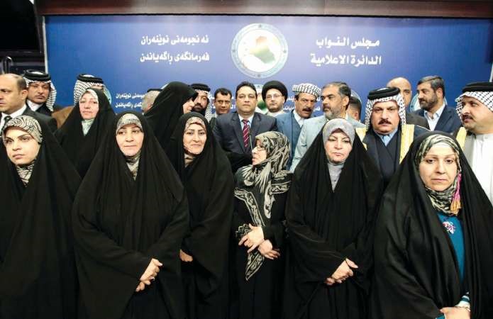 النواب المعتصمون في البرلمان امسافپ﻿