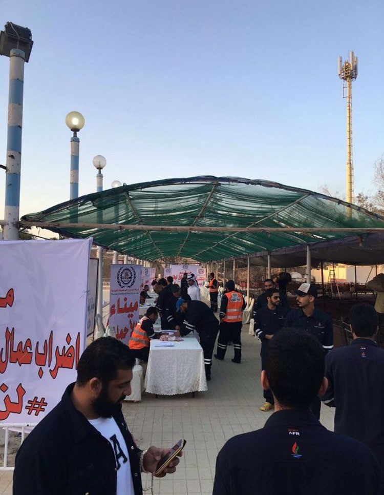 بالفيديو والصور.. "الأنباء" تعد ملخصاً شاملاً لأجواء الإضراب منذ الصباح.. والمشاركون يرفعون سقف مطالبهم