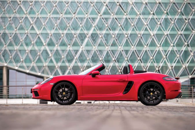  بورشه 911 و718 بوكستر.. جينات رياضية أصيلة