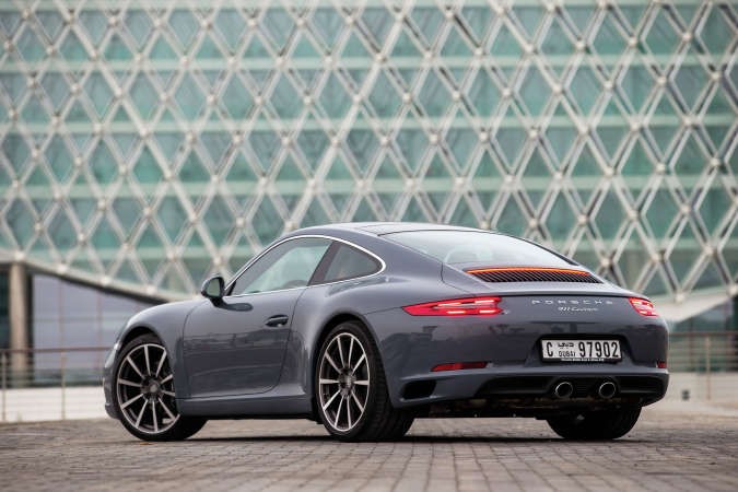  بورشه 911 و718 بوكستر.. جينات رياضية أصيلة