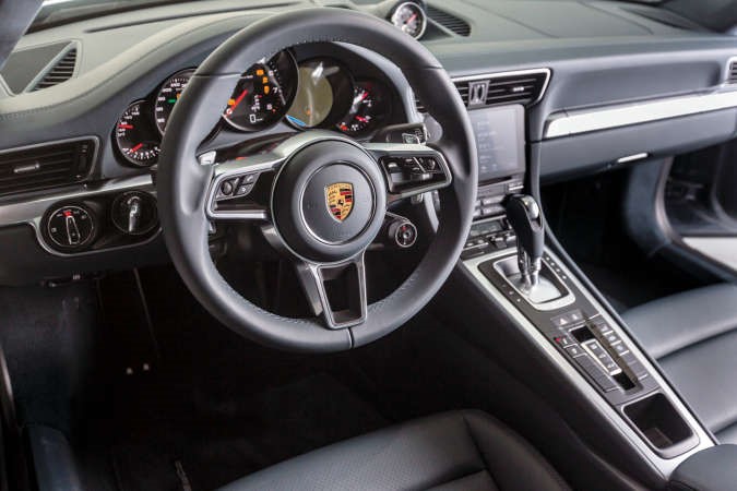  بورشه 911 و718 بوكستر.. جينات رياضية أصيلة