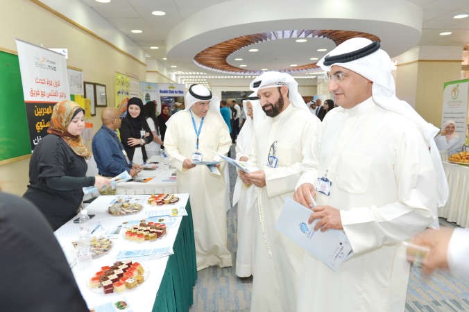 عبدالناصر الفليج خلال جولته في المعرض﻿