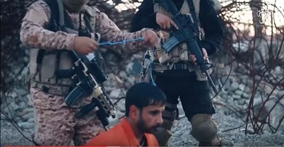شاهد.. داعش يتفنن باعدام 8 عراقيين بوسائل وحشية !