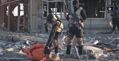 شاهد.. داعش يتفنن باعدام 8 عراقيين بوسائل وحشية !