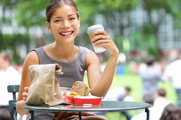 كيف تأكل بطريقة صحية بعد الـ 40؟