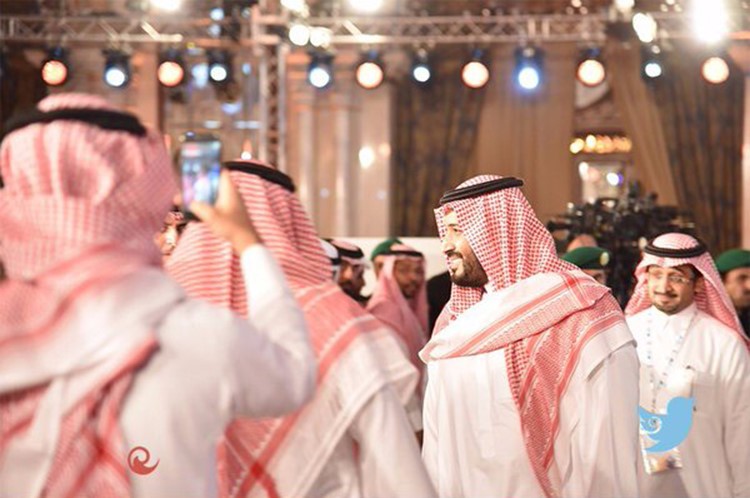 5 وزراء خليجيين يشعلون تويتر السعودية في "مغردون 2016"