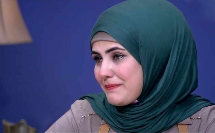 بالفيديو.. عروس مصرية يتيمة تبكي على الهواء: "احنا اتفضحنا"