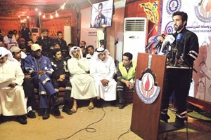 سيف القحطاني خلال المؤتمر الصحافي الذي عقده الاتحاد مساء امس