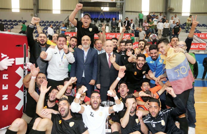 فرحة لاعبي الميادين باللقب الاول﻿