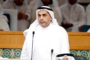 الطريجي: ما المزايا المالية والمكافآت للوزراء والقياديين في الوزارات والجهات الرسمية؟