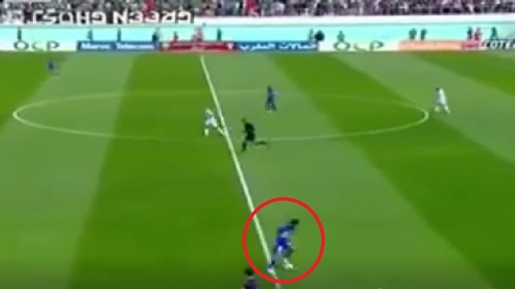 بالفيديو..  في احدى اغرب المراوغات.. لاعب مغربي يراوغ الأشباح!