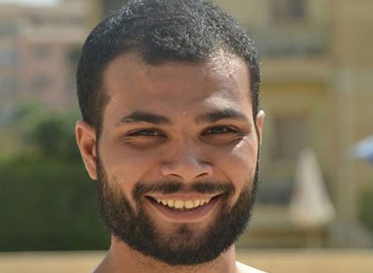 ممثل مصري: هكذا أقنعت زوجتي بقبلات «حرام الجسد»