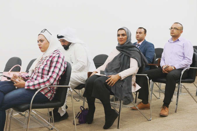 متابعة من الحضور