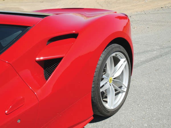 فيراري 488 جي تي بي.. أسطورة إيطالية متجددة
