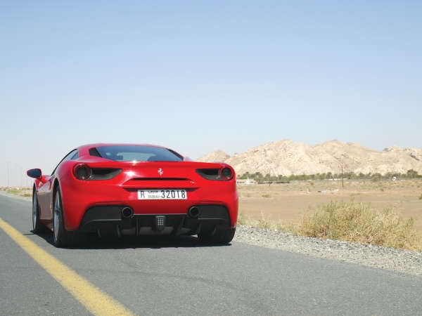 فيراري 488 جي تي بي.. أسطورة إيطالية متجددة