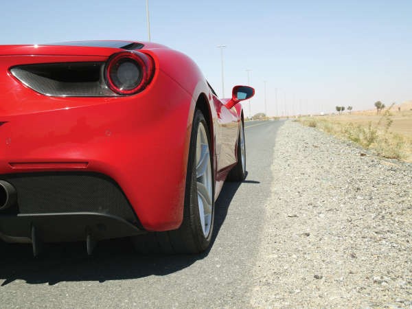 فيراري 488 جي تي بي.. أسطورة إيطالية متجددة
