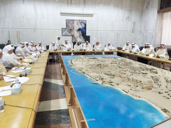 مانع العجمي مترئسا اجتماع اللجنة البيئية
