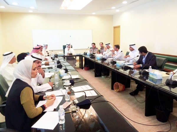 د مشاري المطوطح خلال ترؤسه لجنة الجهراء