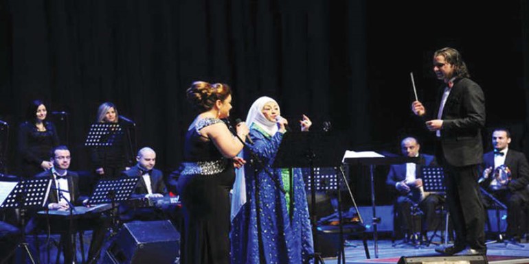 المطربة نجاح سلام تغني سورية يا حبيبتي﻿