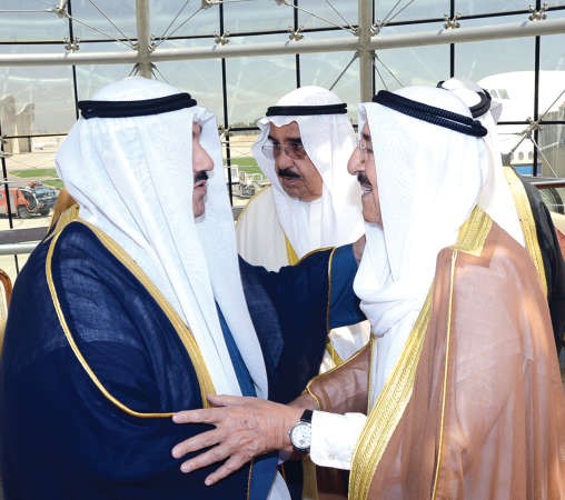 صاحب السمو الامير الشيخ صباح الاحمد وفي وداعه سمو الشيخ ناصر المحمد﻿