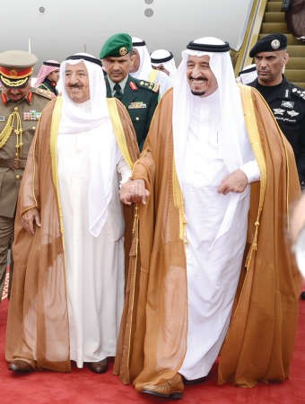 خادم الحرمين الشريفين الملك سلمان بن عبدالعزيزمرحبا بصاحب السمو الامير الشيخ صباح الاحمد لدى وصوله الرياض﻿