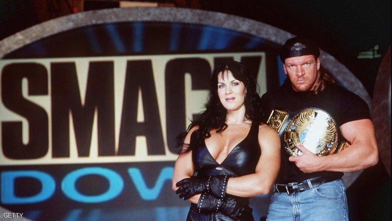 العثور على نجمة مصارعة "WWE" ميتة في فراشها