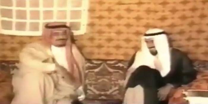 فيديو نادر يجمع الملك فهد بالأمير الراحل الشيخ جابر الأحمد خلال زيارته للمملكة