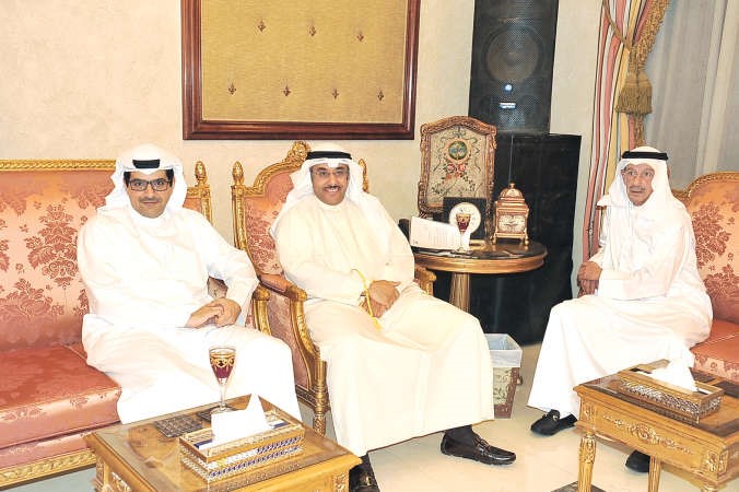  عزام الفليج يتوسط غسان النصف ومازن الناهض