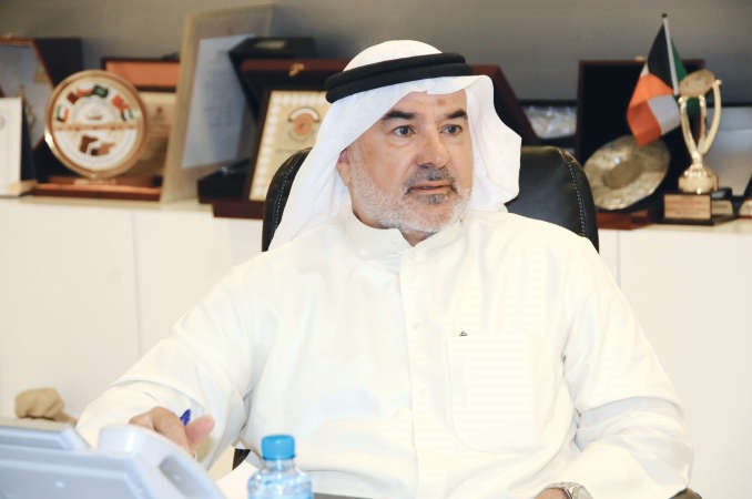 عاشور: أطالب الحكومة بالرحيل لفشلها في إدارة أزمة إضراب النفط