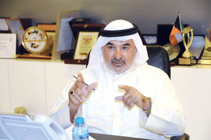 عاشور: أطالب الحكومة بالرحيل لفشلها في إدارة أزمة إضراب النفط