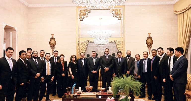  الشيخ محمد العبدالله مع سفيرنا لدى روسيا عبدالعزيز العدواني واعضاء البعثة الديبلوماسية قبيل مغادرته موسكو ﻿