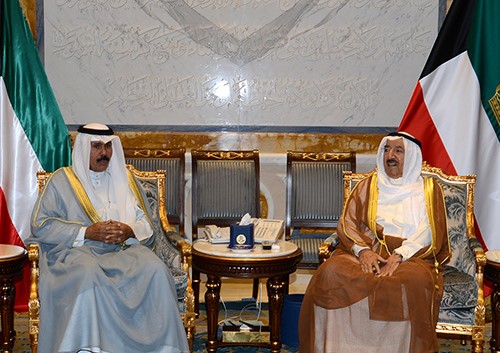 صاحب السمو الامير الشيخ صباح الاحمد مستقبلا سمو ولي العهد الشيخ نواف الاحمد