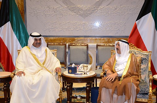 ومستقبلا رئيس مجلس الوزراء بالانابة ووزير الخارجية الشيخ صباح الخالد