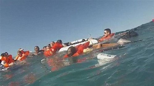 فيديو مأساوي.. مشاهد صادمة لغرق قارب سياحي في كوستاريكا