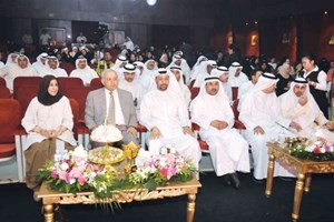 د بدر العيسى في مقدمة الحضور خلال الحفل قاسم باشا