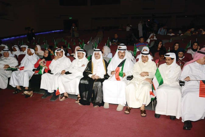 جانب من الحضور وفي مقدمتهم دبدر الدويش﻿