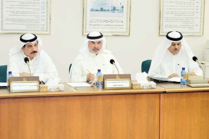 صالح عاشور وعبدالله المعيوف خلال اجتماع لجنة المراة مع وفد الامم المتحدة الانمائي بالكويت