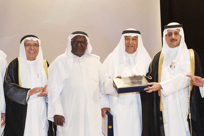 الدويش مكرما عبدالمحسن الخلفان وصالح حمدان﻿