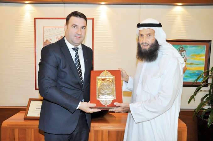 خالد سلطان بن عيسى مكرما السفير البوسني 