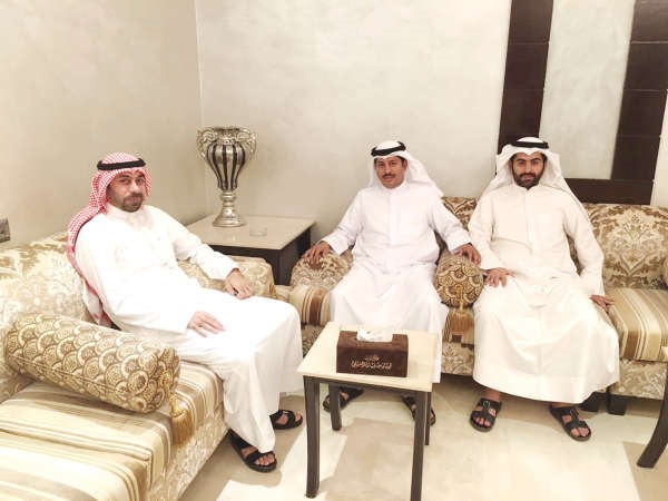  احمد البغيلي مستقبلا خالد العنزي وطلال الدوسري 
