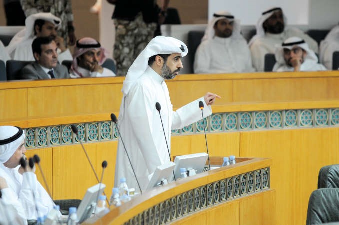 علي الخميس﻿