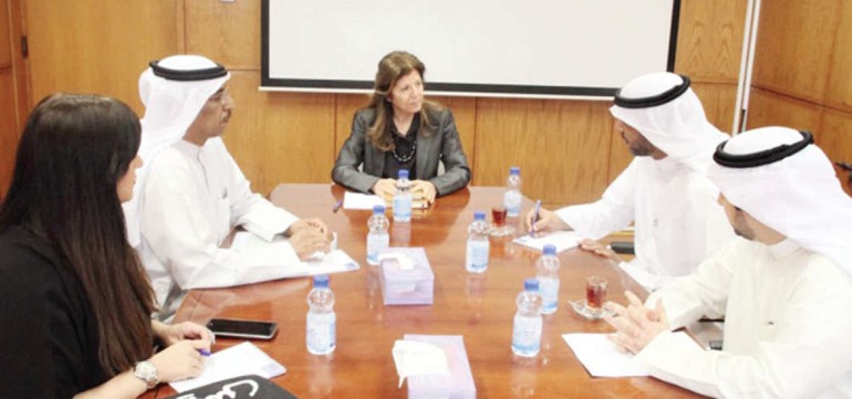 ﻿ دسميرة السيد عمر خلال الاجتماع مع اعضاء حملة ناطر بيت ﻿
