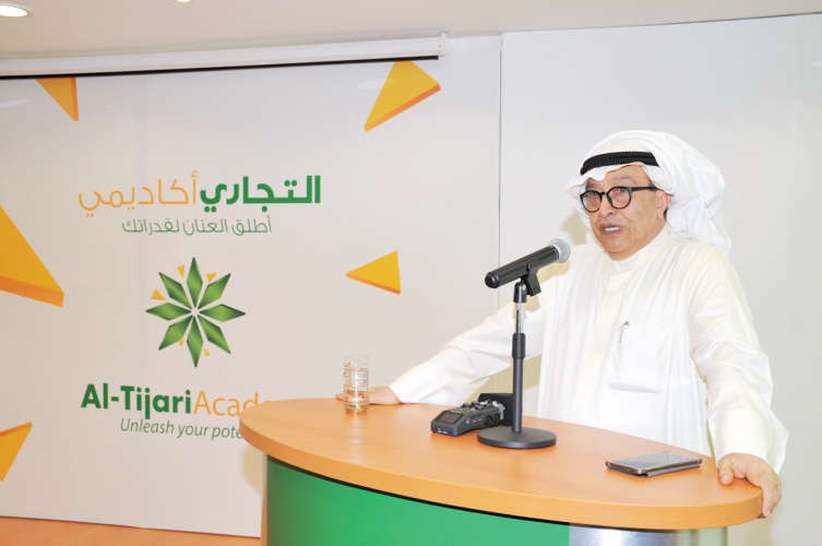 علي الموسى ملقيا كلمته 