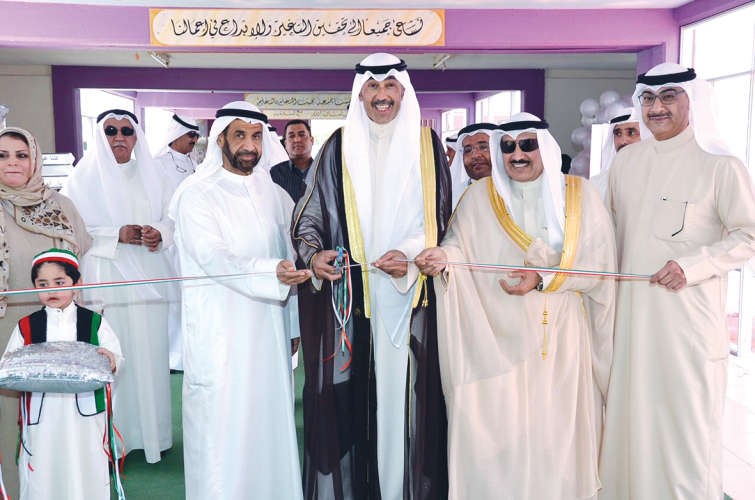 ﻿ الشيخ فواز الخالد ووليد العومي خلال افتتاح فعاليات حفل الختام﻿