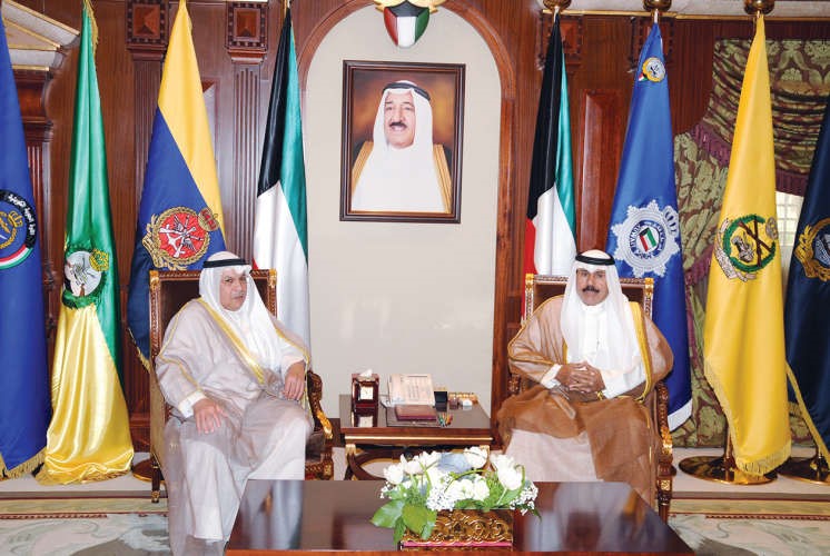 سمو ولي العهد الشيخ نواف الاحمد مستقبلا الشيخ خالد الجراح﻿