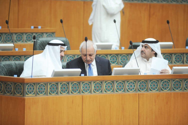 دبدر العيسى متوسطا جمال العمر وسلطان اللغيصم﻿