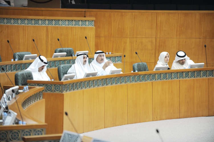 الشيخ سلمان الحمود وماحمد الجسار ومحمد الجبري وهند الصبيح وانس الصالح﻿